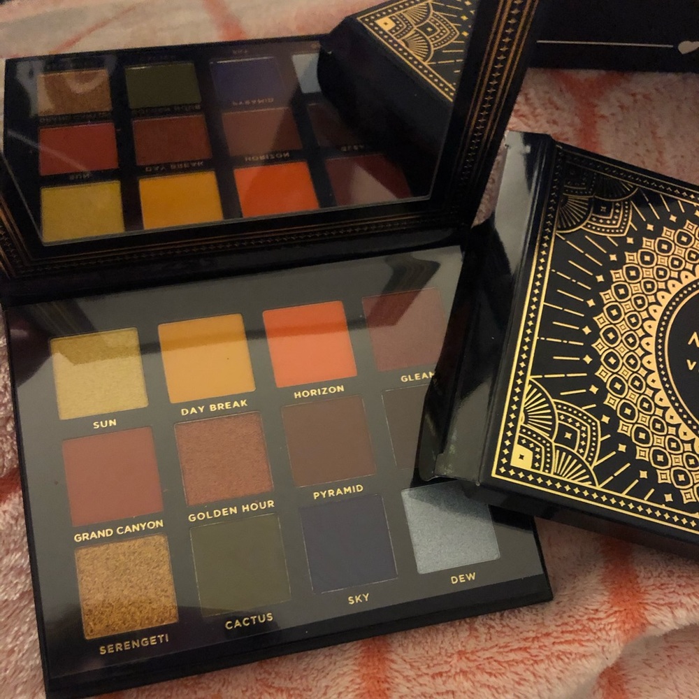 Ace Beautē Vintage Dawn Eyeshadow Palette